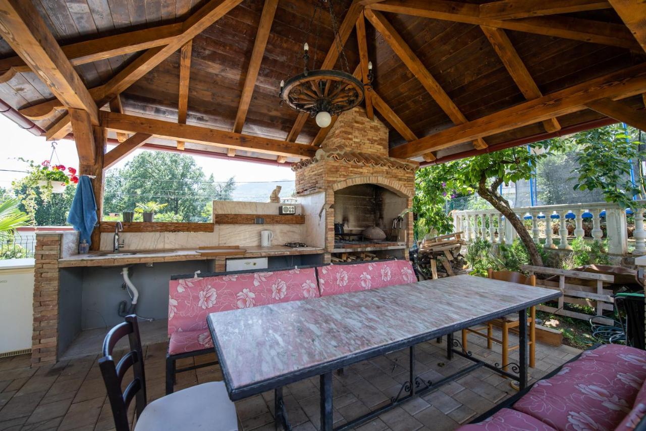 Villa Anna-Potkrovlje Ika Exterior photo